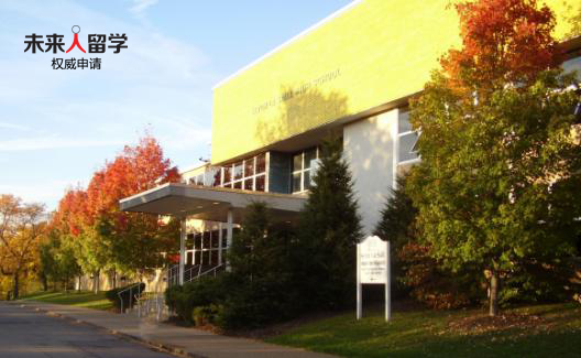 西顿拉塞尔高中(Seton-La Salle Catholic High School)成立于1979年,位于宾州匹兹堡市。学校获得美国中部学校与学院协会、宾州教育局及匹兹堡教区认证,既是全美位居Top50的天主教高中,也是匹兹堡教区最大的男女合校高中。